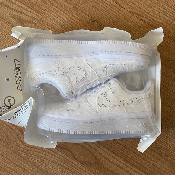 SOLD Nike Air Force 1 ‘07 LX “Tear Away” - Picture 6 of 6
